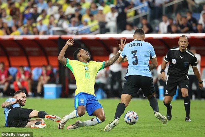Uruguay national football team vs Brazil national football team lineups