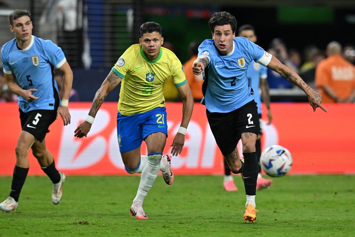 Uruguay national football team vs Brazil national football team lineups